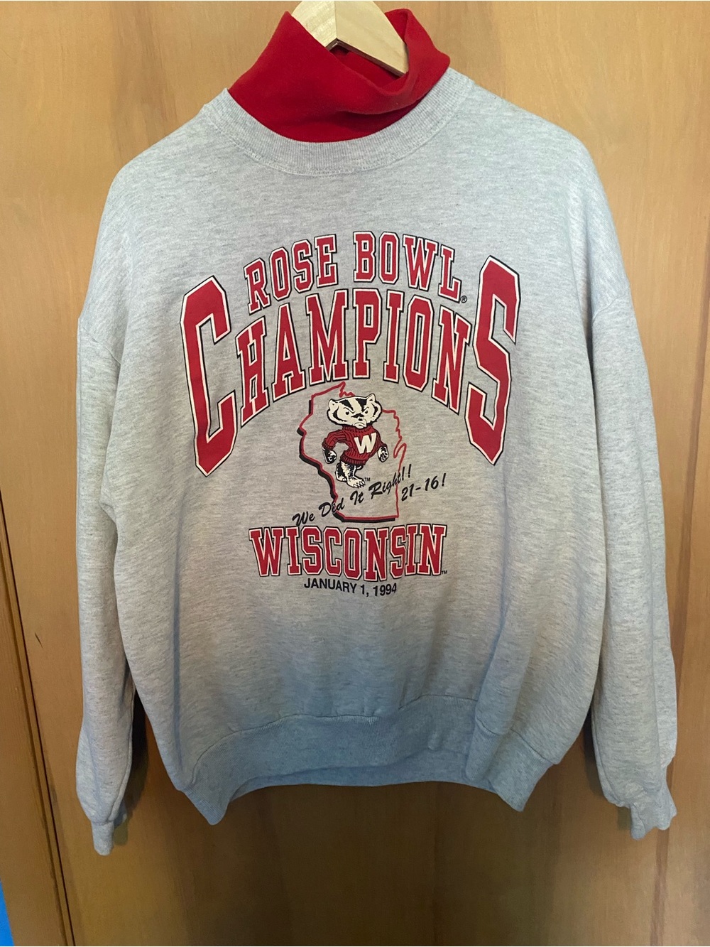 Wisconsin Rose Bowl Champions Red & Gray Crewneck Sweatshirt